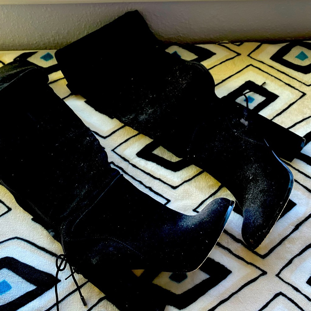 Black knee high heeled boots! Ariana grande esque!